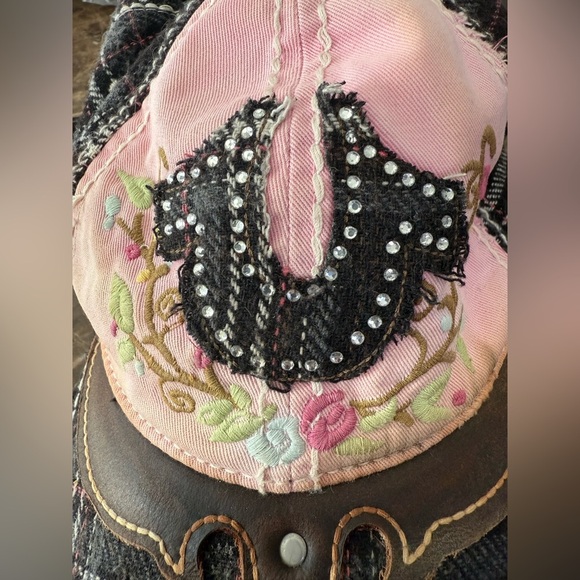 True Religion Cap - Picture 7 of 8